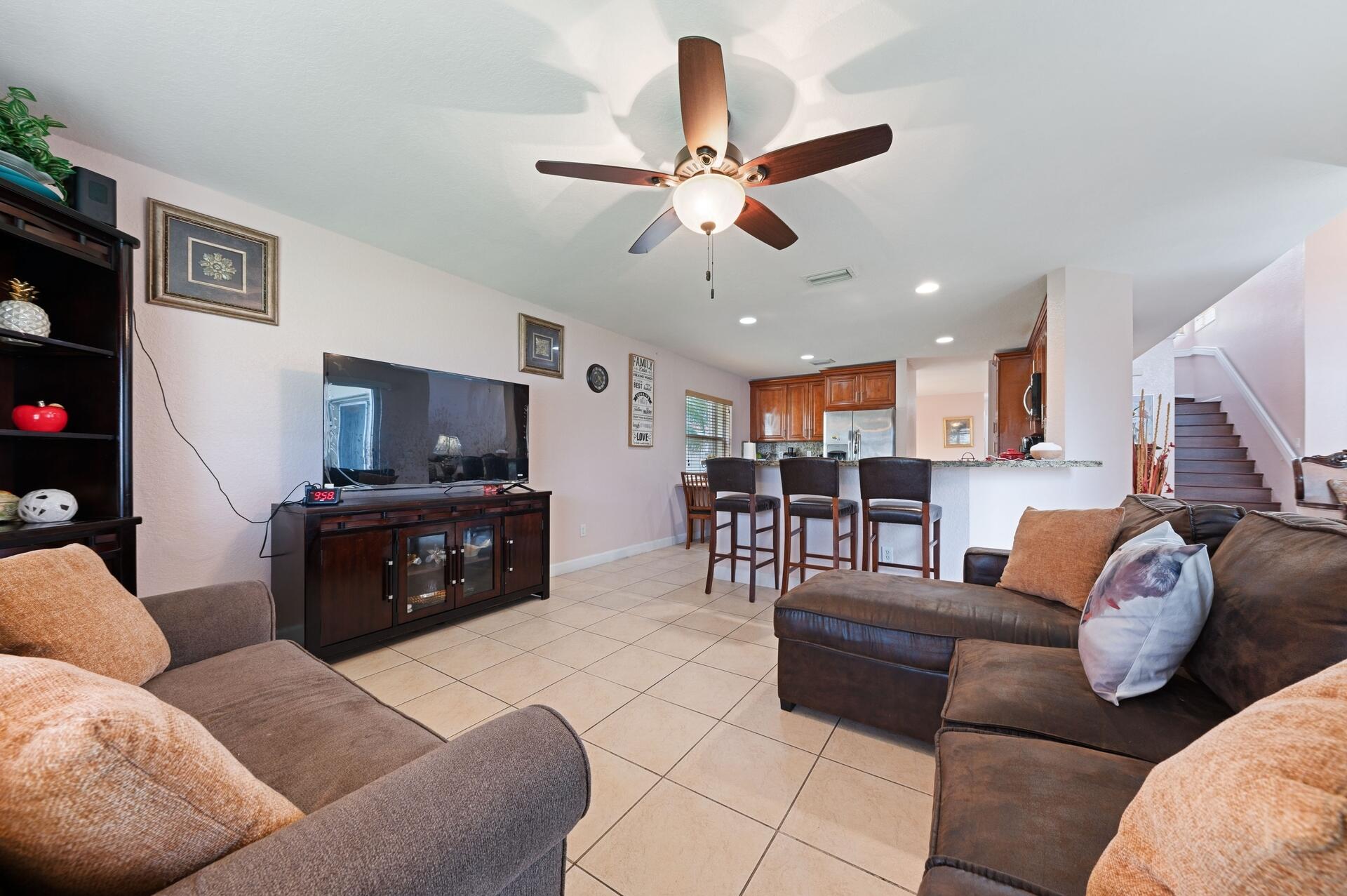 5217 Rising Comet Lane Greenacres, FL 33463 - Photo 3 of 13 1920x1277_100_1776503292920_177644472803