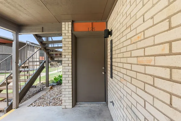 $899 | 2001 South Interstate 35 Frontage Road, Unit 229, Austin, TX 78741