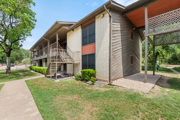 $899 | 2001 South Interstate 35 Frontage Road, Unit 229, Austin, TX 78741