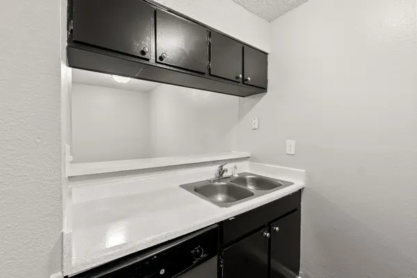 $899 | 2001 South Interstate 35 Frontage Road, Unit 229, Austin, TX 78741