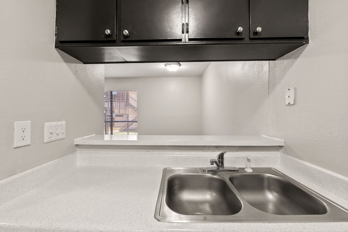 2001 South Interstate 35 Frontage Road, Unit 101 Austin, TX 78741 - Photo 6 of 24