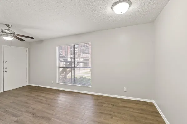 $899 | 2001 South Interstate 35 Frontage Road, Unit 229, Austin, TX 78741