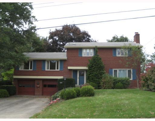 8467 Ridgemont Road Pittsburgh, PA 15237 - Photo 1 of 9 Exterior Front.