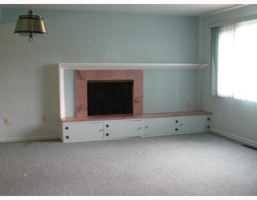 8467 Ridgemont Road Pittsburgh, PA 15237 - Photo 7 of 9 Den/Family/Great Room.