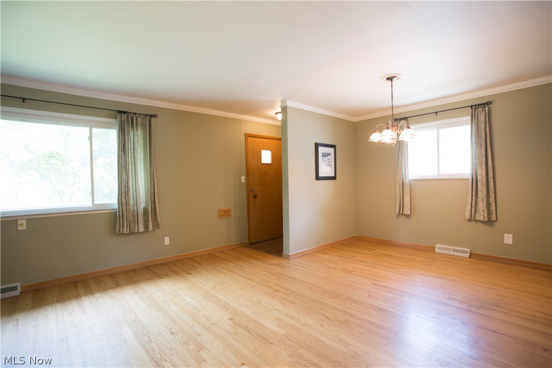 1118 Homestead Road Cleveland, OH 44121 - Photo 2 of 29
