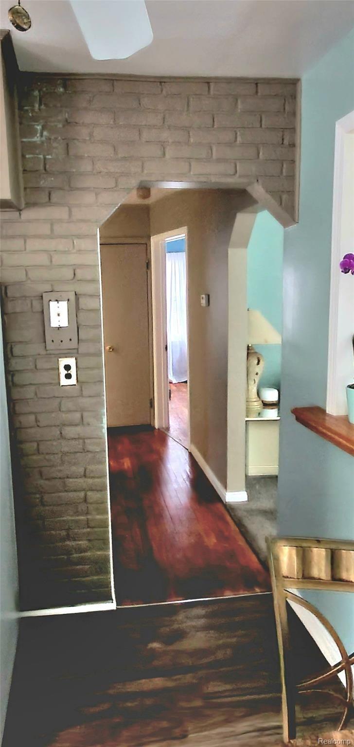 11615 Roxbury Street Detroit, MI 48224 - Photo 9 of 21 20220430_164910.jpg
