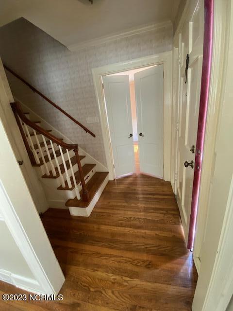 2400 Carey Road Kinston, NC 28504 - Photo 5 of 12 foyer