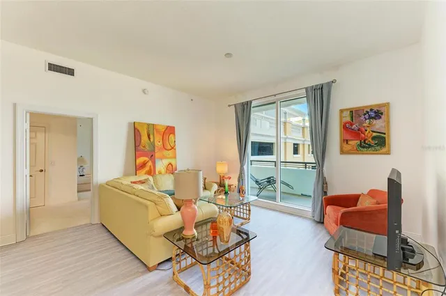 a view of entryway with outdoor seating