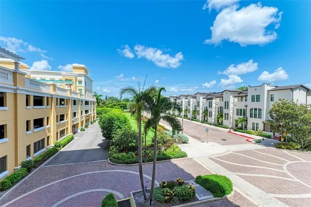 $515,000 | 800 North Tamiami Trail, Unit 212, Sarasota, FL 34236