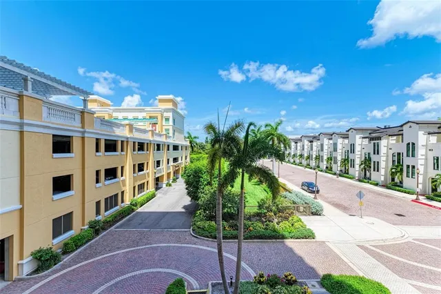 $515,000 | 800 North Tamiami Trail, Unit 212, Sarasota, FL 34236