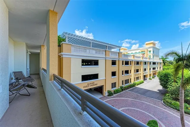 $515,000 | 800 North Tamiami Trail, Unit 212, Sarasota, FL 34236