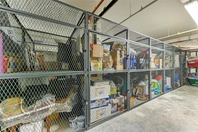 $515,000 | 800 North Tamiami Trail, Unit 212, Sarasota, FL 34236