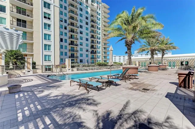 $515,000 | 800 North Tamiami Trail, Unit 212, Sarasota, FL 34236