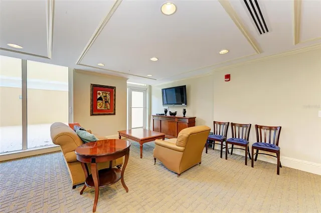 $515,000 | 800 North Tamiami Trail, Unit 212, Sarasota, FL 34236