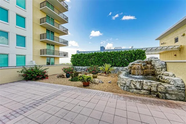 $515,000 | 800 North Tamiami Trail, Unit 212, Sarasota, FL 34236