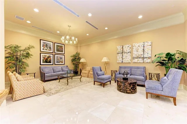 $515,000 | 800 North Tamiami Trail, Unit 212, Sarasota, FL 34236