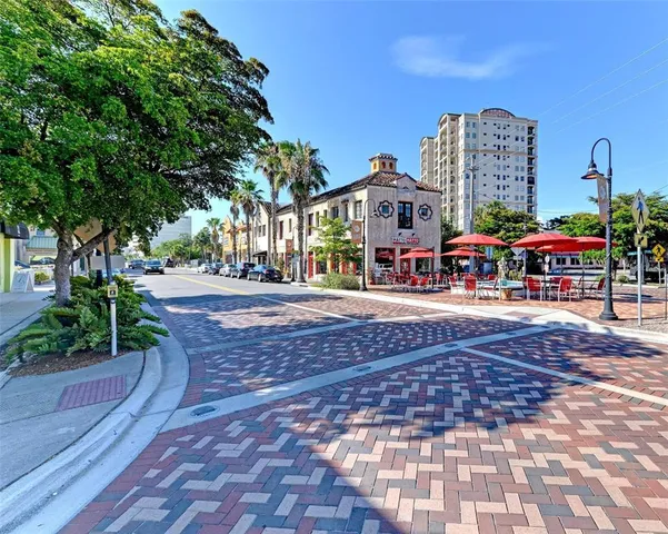 $515,000 | 800 North Tamiami Trail, Unit 212, Sarasota, FL 34236