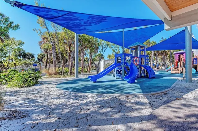 $515,000 | 800 North Tamiami Trail, Unit 212, Sarasota, FL 34236