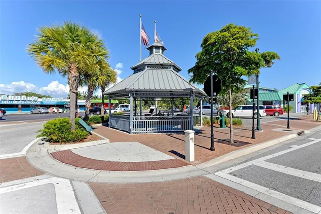 $515,000 | 800 North Tamiami Trail, Unit 212, Sarasota, FL 34236