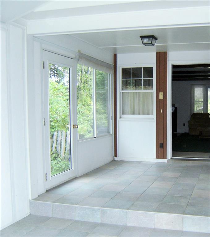 1746 Locust Road Sewickley, PA 15143 - Photo 4 of 25 Entry Looking Towards Living Room