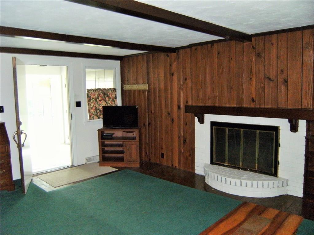 1746 Locust Road Sewickley, PA 15143 - Photo 7 of 25 Living Room