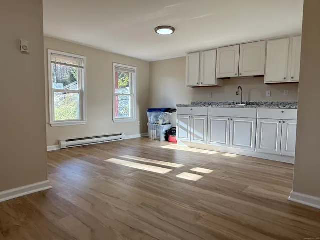 $1,300 | 155 Highway 12, Preston, CT 06365