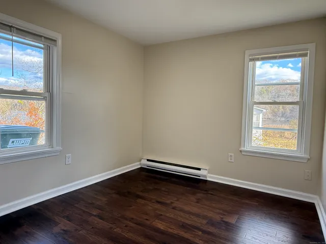 $1,300 | 155 Highway 12, Preston, CT 06365