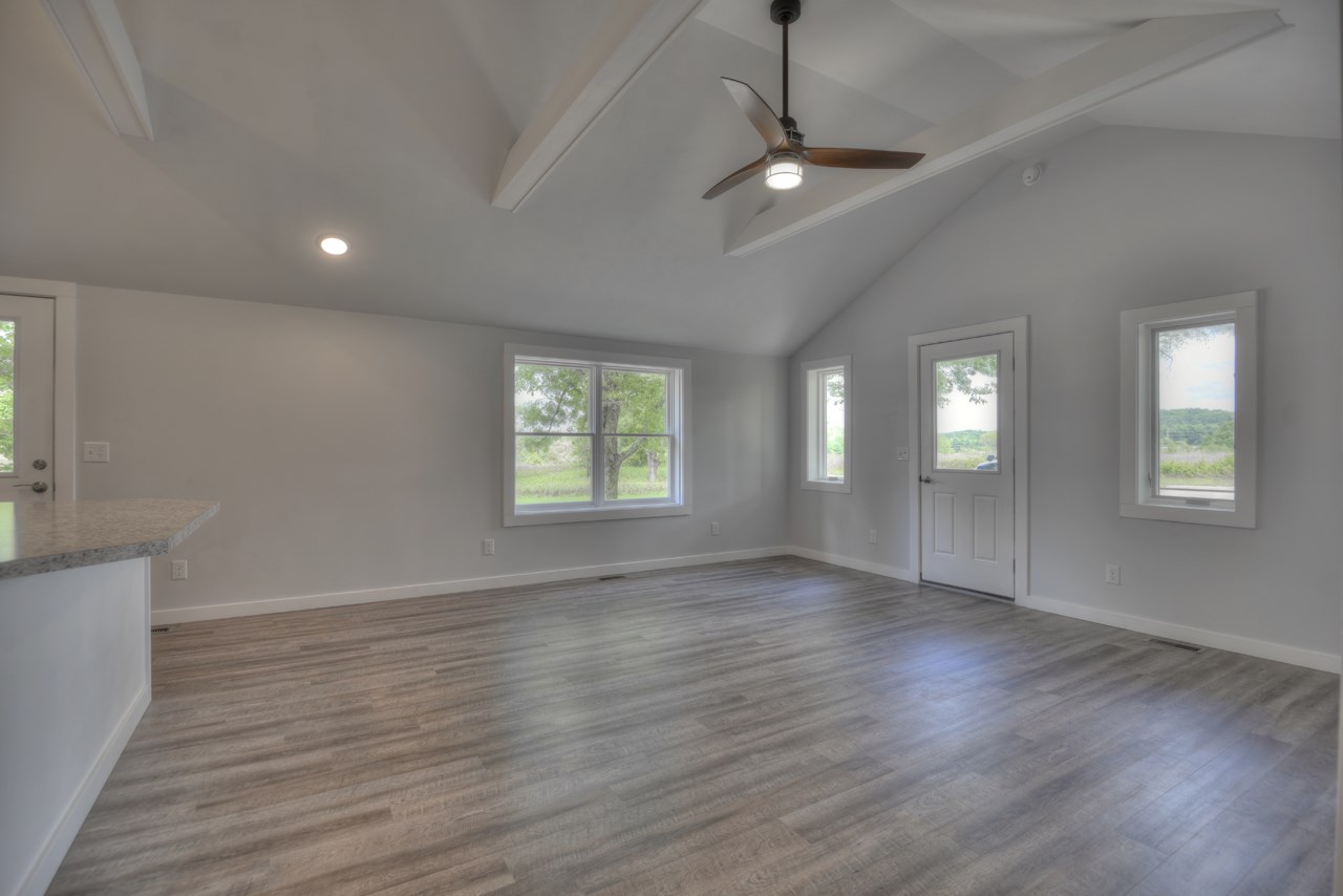 1892 Vanderlip Road Traverse City, MI 49686 - Photo 5 of 28 1852379-4.JPG