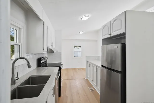 $3,900 | 9 Crescent Park Road, Westport, CT 06880