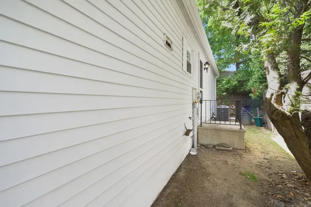 $3,900 | 9 Crescent Park Road, Westport, CT 06880