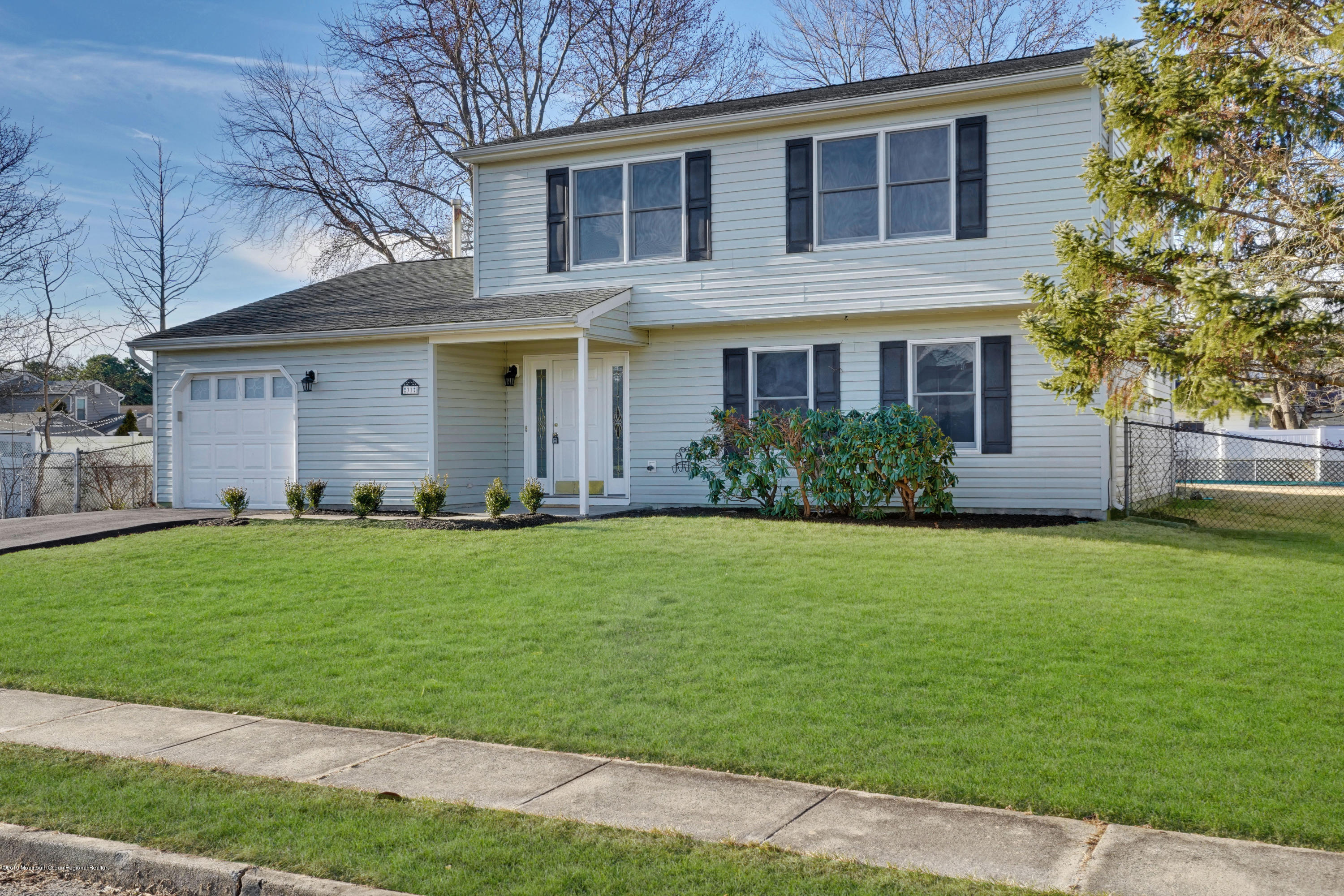 31 Peachstone Road Howell, NJ 07731 - Photo 2 of 40 002_mjb00046-mjb00050_1