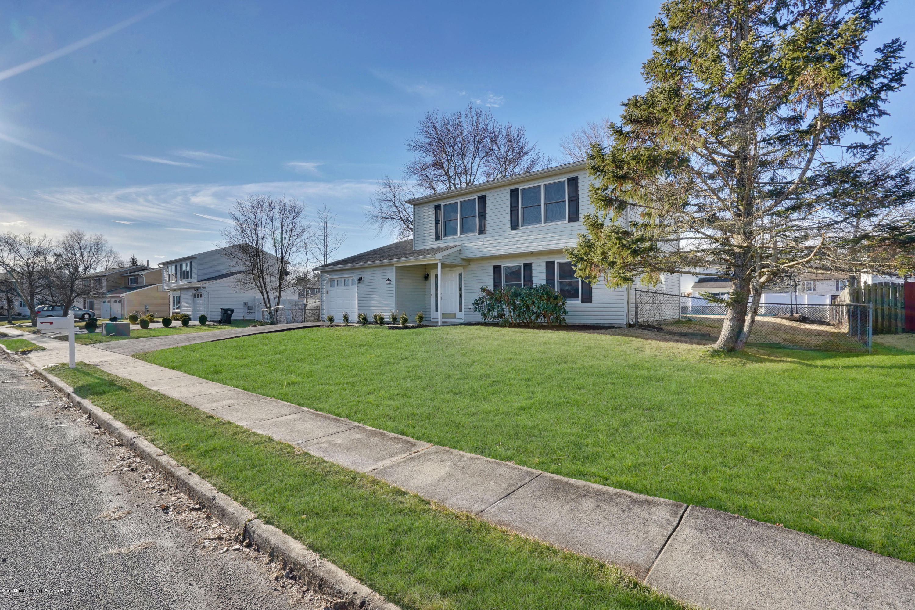 31 Peachstone Road Howell, NJ 07731 - Photo 5 of 40 005_mjb00056-mjb00060_1