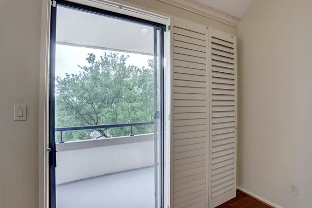 $220,000 | 5220 Weslayan Street, Unit 310, Houston, TX 77005