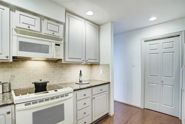 $220,000 | 5220 Weslayan Street, Unit 310, Houston, TX 77005