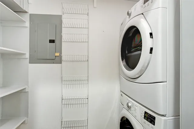 $220,000 | 5220 Weslayan Street, Unit 310, Houston, TX 77005