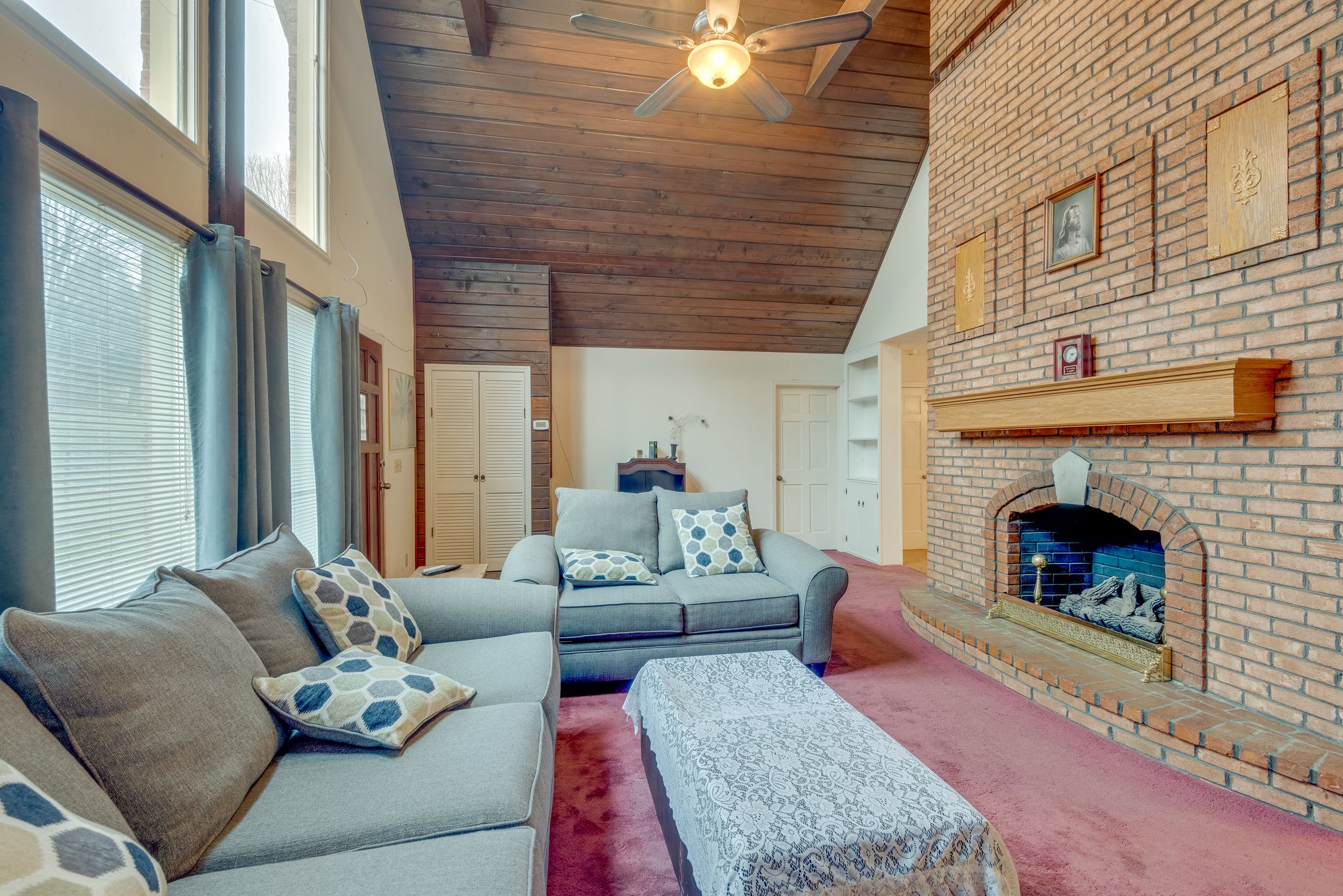 3851 Martins Chapel Road Springfield, TN 37172 - Photo 8 of 37 a living room with furniture and a fireplace