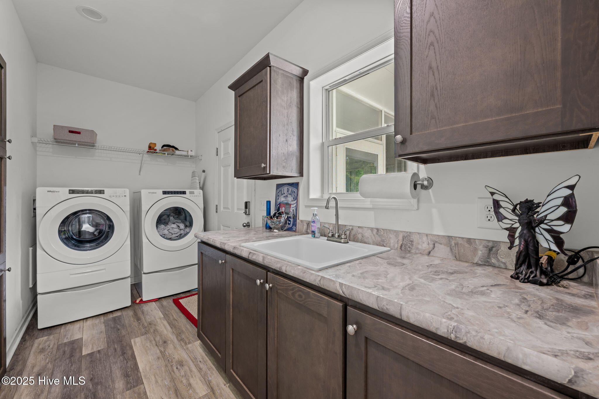 425 Sand Ridge Road New Bern, NC 28560 - Photo 25 of 53 Laundry Room with Utility Sink & Exterior Access