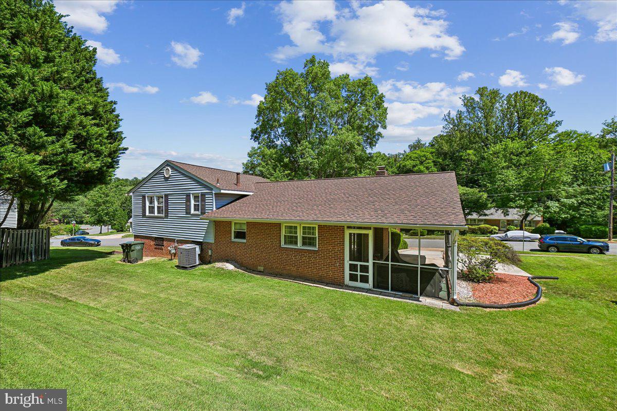 5643 Inverchapel Road Springfield, VA 22151 - Photo 7 of 65 Back