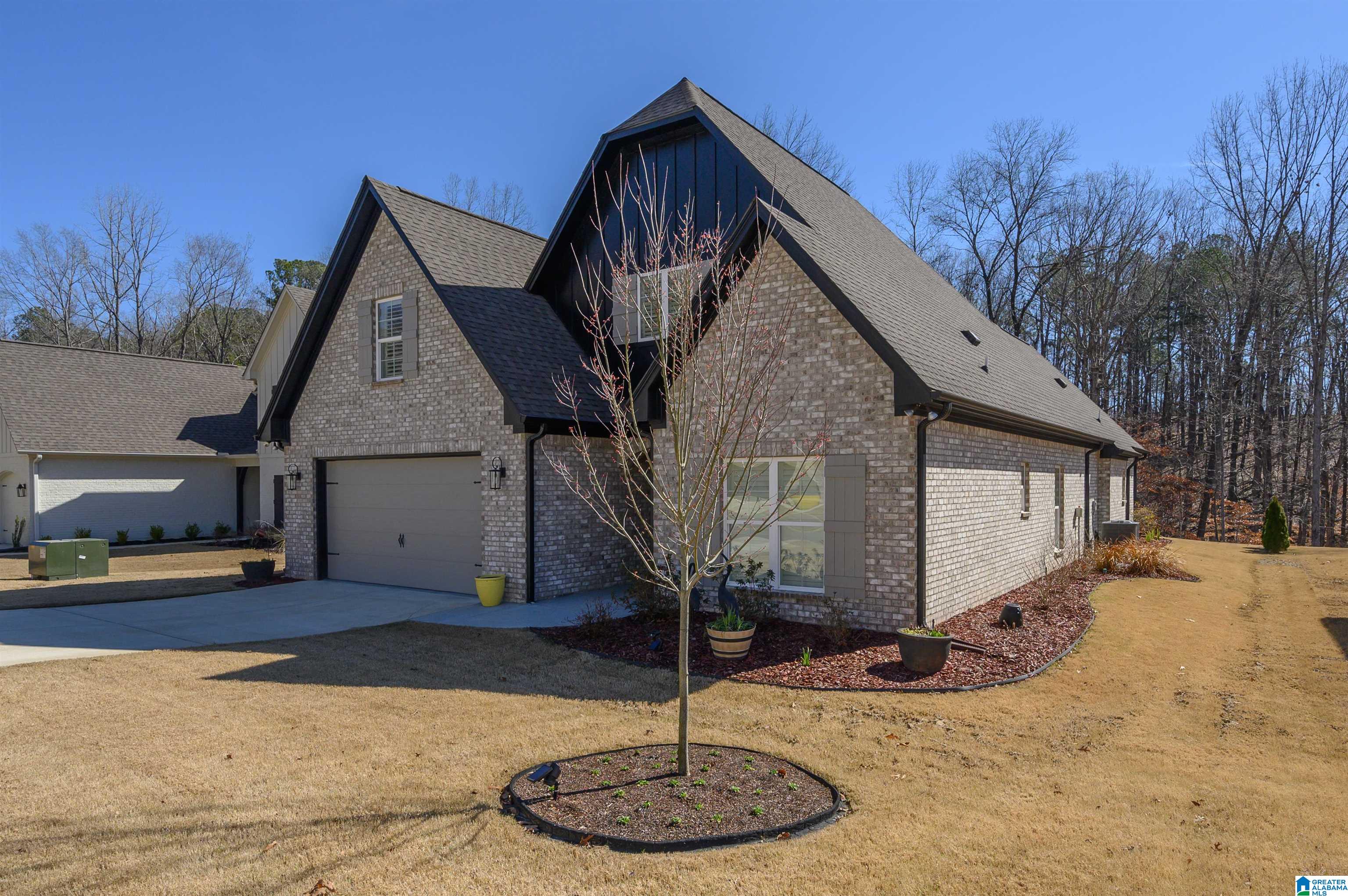 346 Kinross Circle Pelham, AL 35124 - Photo 2 of 56