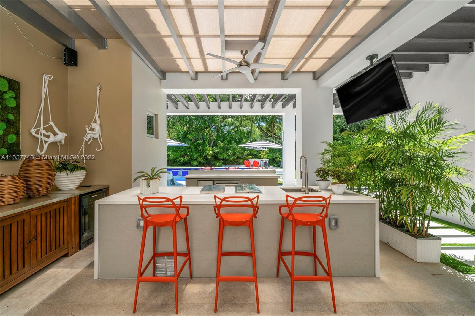 5030 Davis Road Miami, FL 33143 - Photo 19 of 29 a dining room with furniture and window