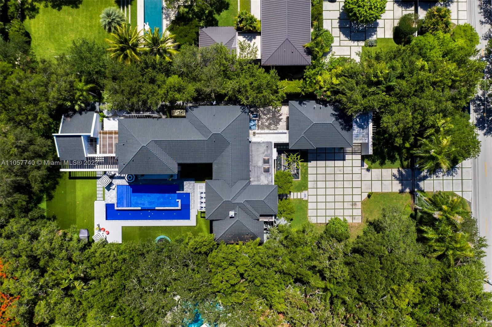 5030 Davis Road Miami, FL 33143 - Photo 27 of 29 an aerial view of a house