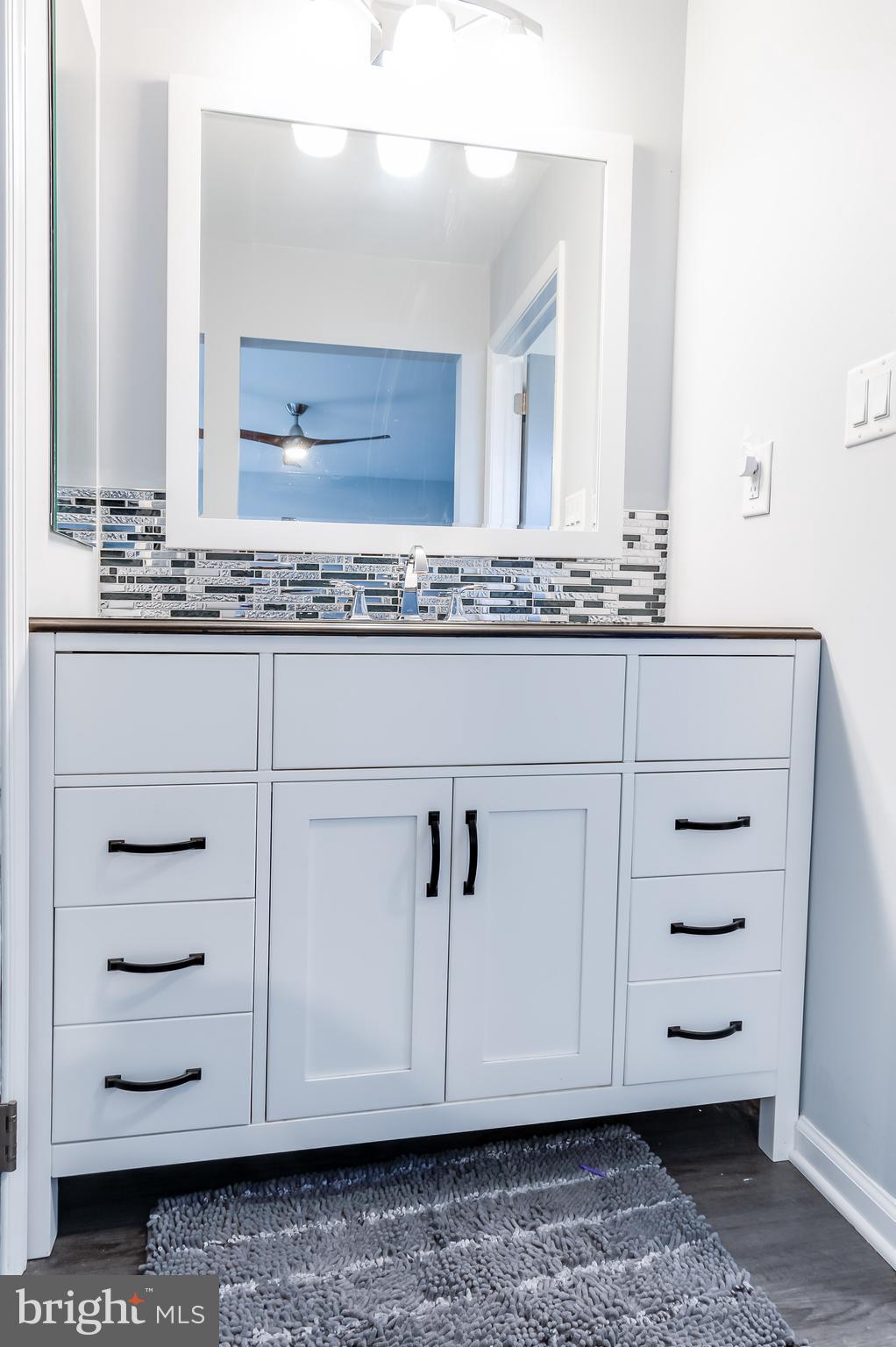 29 Stratford Road Southampton, NJ 08088 - Photo 16 of 35 Elegant Updates