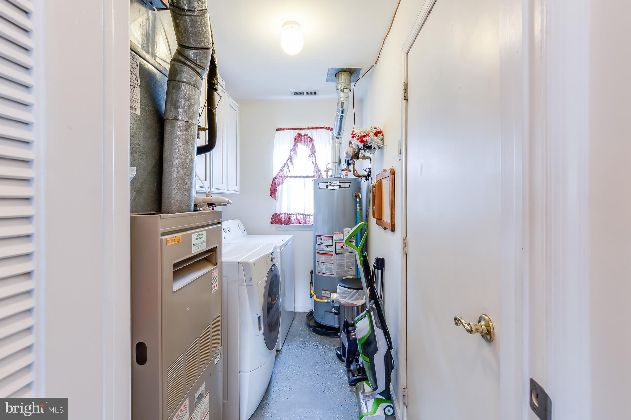 29 Stratford Road Southampton, NJ 08088 - Photo 22 of 35 Laundry Room with Entrance into Garage