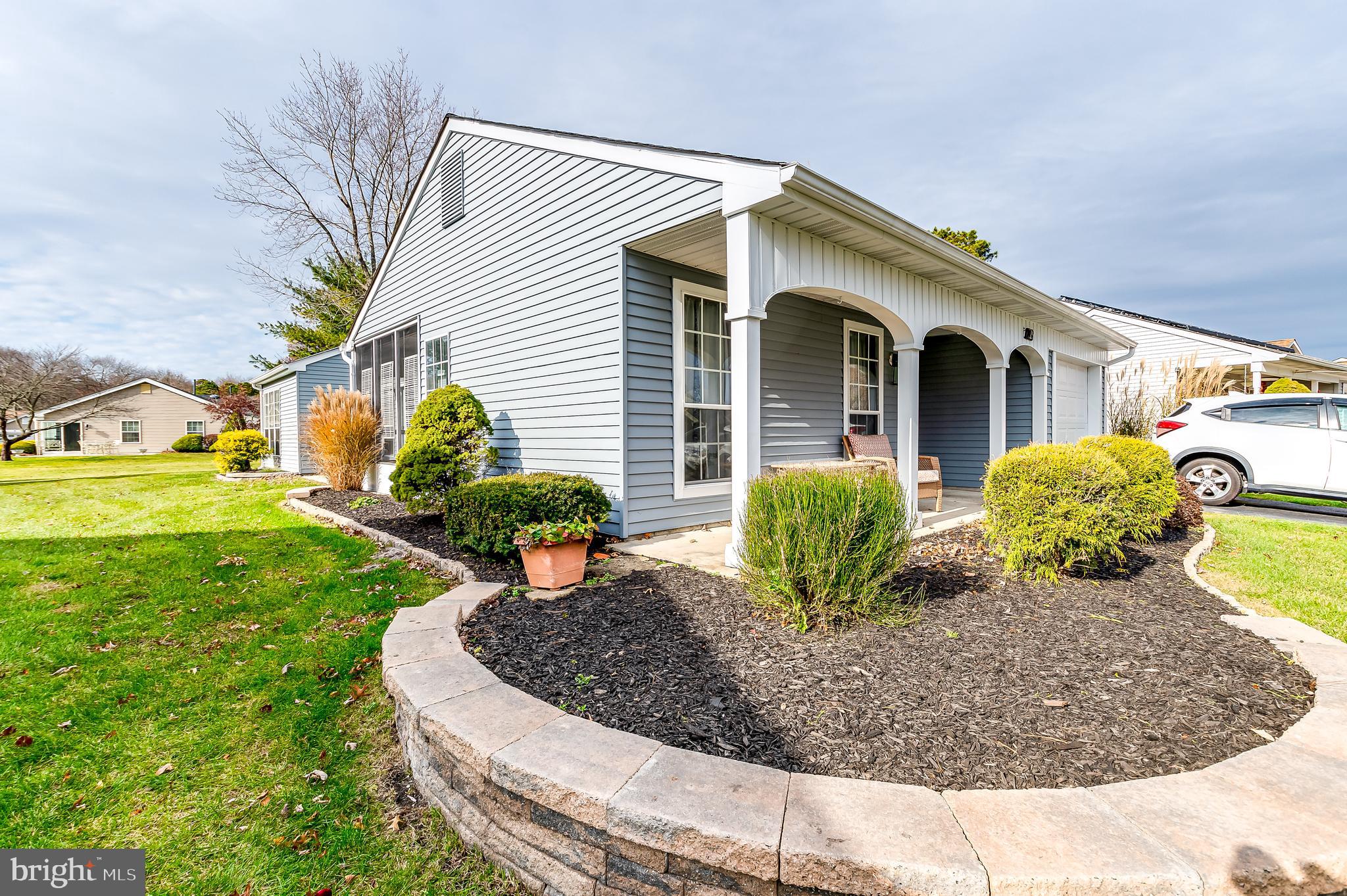 29 Stratford Road Southampton, NJ 08088 - Photo 25 of 35 Front Side with Decorative Planters.