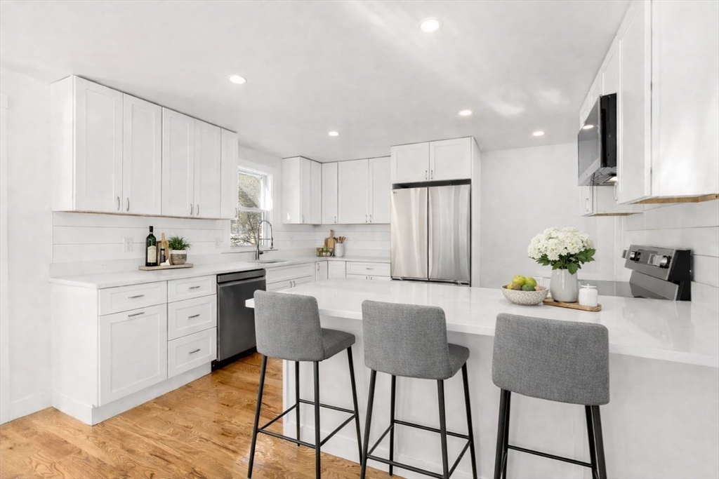 925 Washington Street Franklin, MA 02038 - Photo 3 of 29