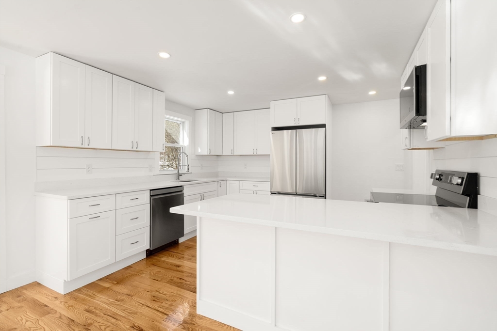 925 Washington Street Franklin, MA 02038 - Photo 4 of 29