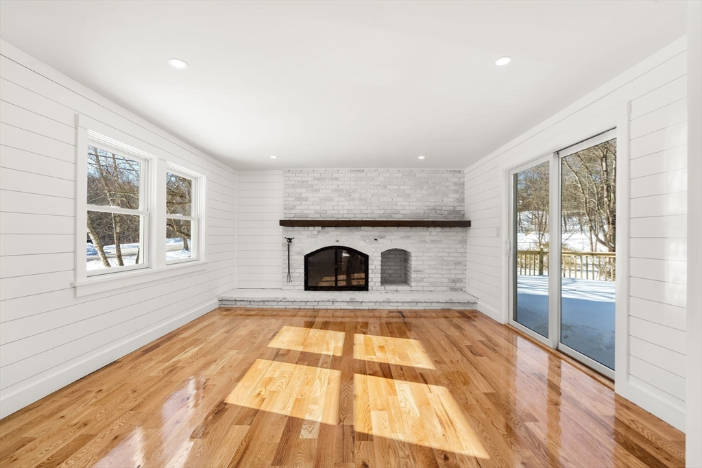 925 Washington Street Franklin, MA 02038 - Photo 8 of 29