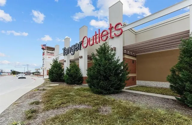 $2,700 | 16005 Sullivan Crk Drive, Haslet, TX 76052