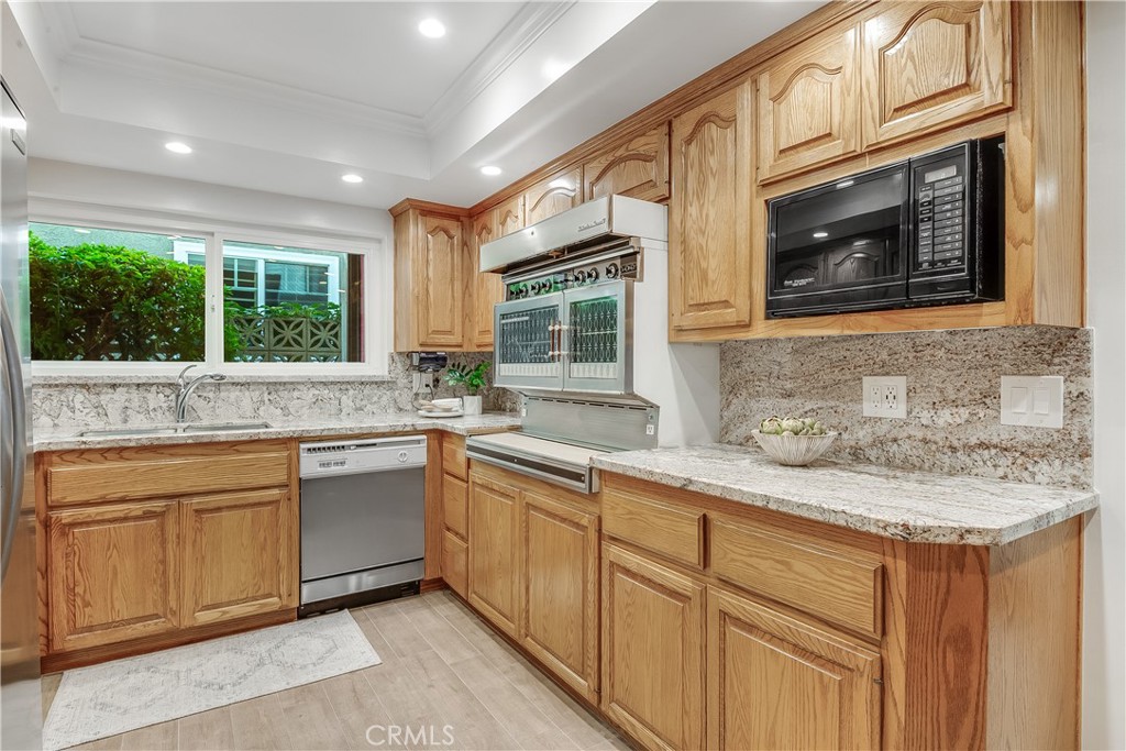 214 Angelo Walk Long Beach, CA 90803 - Photo 12 of 36