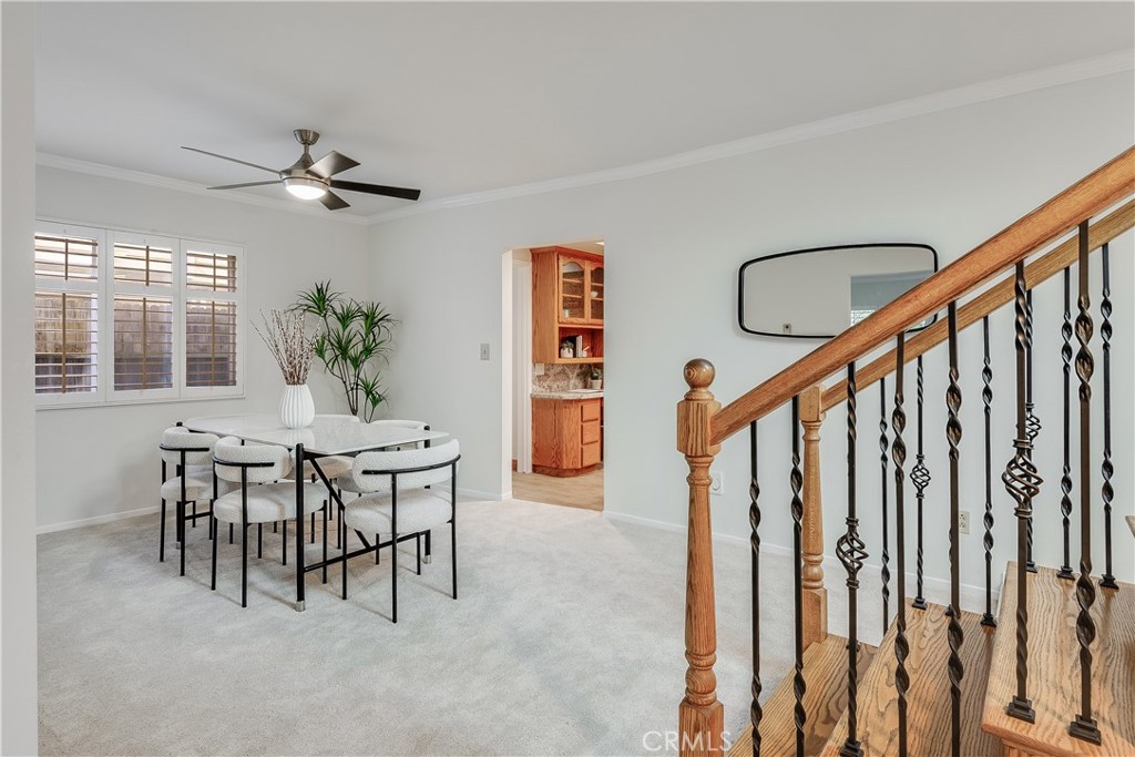 214 Angelo Walk Long Beach, CA 90803 - Photo 14 of 36 a dining room with furniture and window